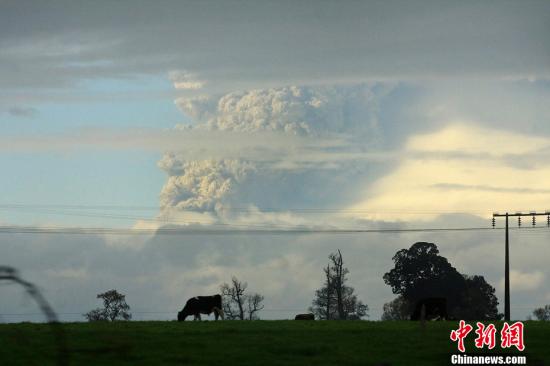 智利火山灰飘至阿根廷 首都航班全部取消