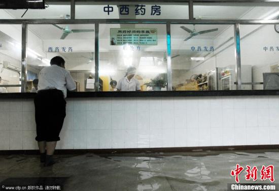 资料图：医院药房。笑笑 摄 图片来源：CFP视觉中国