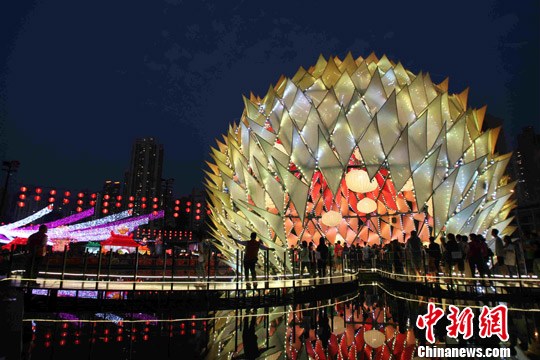 彩灯照香江 中秋魅力罩香港(图)