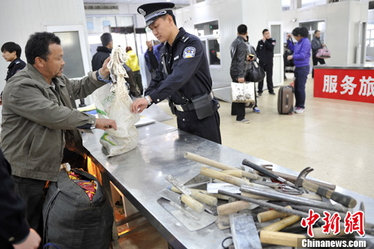 中国铁路警方“端午节”假期查获逃犯355人
