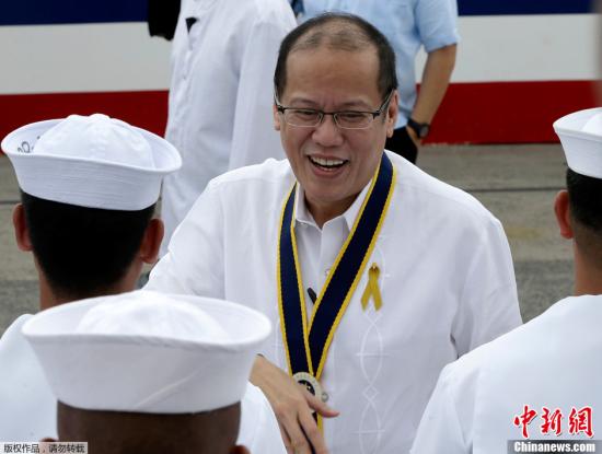 當地時間2013年8月6號，菲律賓向美國采購的第二艘“漢密爾頓級”巡邏艦在蘇比克灣舉行歡迎儀式。圖為菲律賓總統阿基諾三世參加儀式。