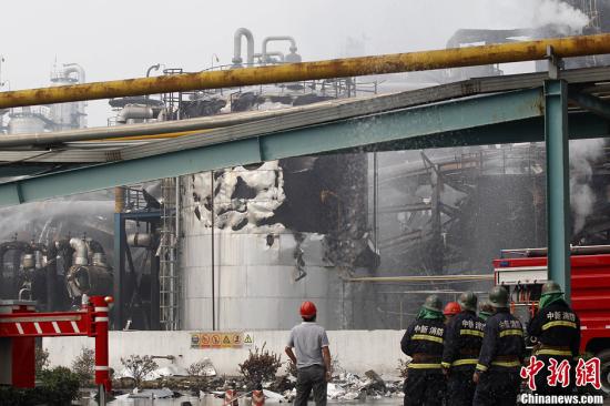 河南新乡一化工企业发生爆炸 已造成5人受伤送
