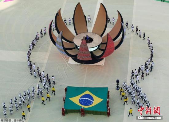 世界杯开幕巴西迎全民狂欢 足球王国 剑指冠军