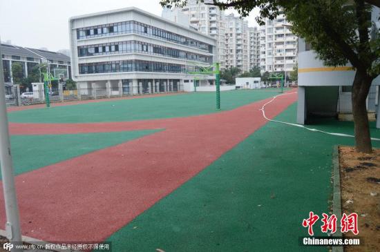 10月10日，浙江温州，蒲鞋市小学桥儿头校区已经停课，学校只有少许工作人员。 图片来源：CFP视觉中国