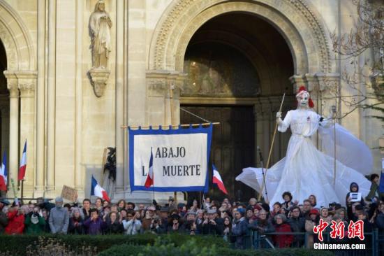 法国政界就恐袭表示担忧 “政治团结”现裂痕