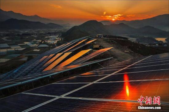 17.3%！中国科学家刷新有机太阳能电池转化效率
