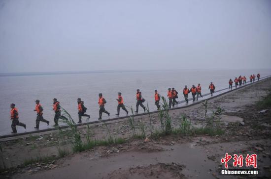 长江防总：将监视水雨情变化协助长江沉船救援