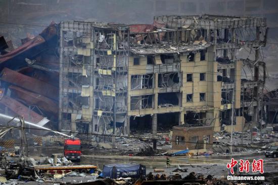 天津港爆炸事故:已经85人遇难 事故区再次起火