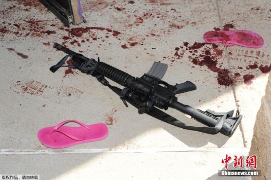 2012年美国科罗拉多州首府丹佛附近一家影院发生枪击案,12人死亡。8月26日,涉嫌制造枪击案的詹姆斯霍姆斯获得最终量刑,被判监禁3318年。9月10日,该电影院现场照片首次曝光。 2012年美国科罗拉多州首府丹佛附近一家影院发生枪击案,12人死亡。8月26日,涉嫌制造枪击案的詹姆斯霍姆斯获得最终量刑,被判监禁3318年。9月10日,该电影院现场照片首次曝光。