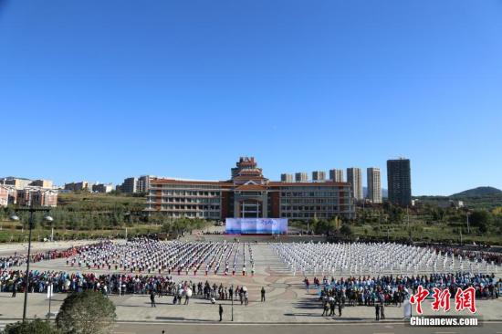 云南民族大学中印瑜伽学院首所分院在丽江挂牌