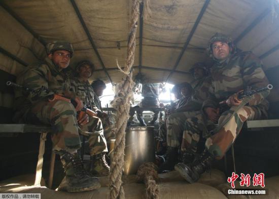 印度空军基地遇袭5人交火中身亡 战斗延续到第二天