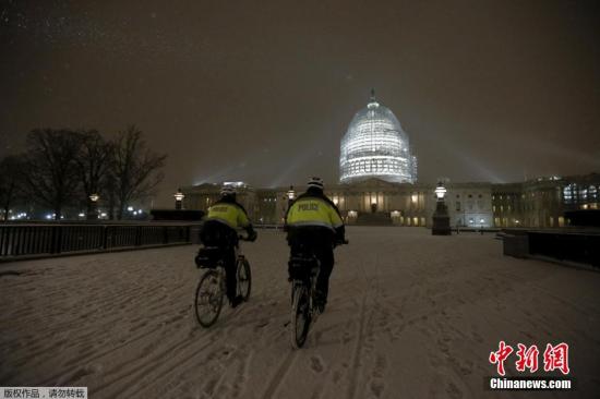 大雪影响奥巴马行程 无法乘直升机改走陆路被堵