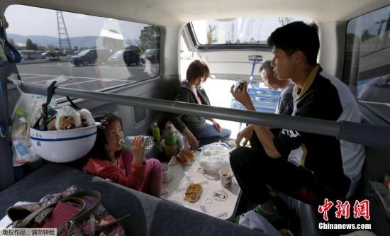 日本媒体赴震区报道 占用食物加剧物资短缺遭批