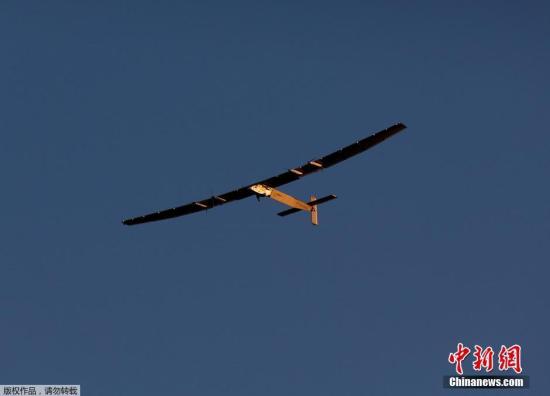 当地时间2016年6月23日，“阳光动力2号”太阳能飞机经过70小时的飞行，终于跨过了大西洋，顺利降落在西班牙城市塞维利亚。世界上最大的、完全依靠太阳能为动力的“阳光动力2号”单人太阳能飞机在美国东部时间20日凌晨从纽约肯尼迪机场起飞，开始横跨大西洋的航程。