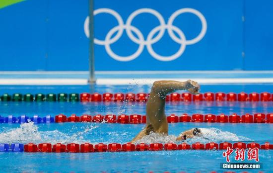 当地时间8月1日，中国游泳选手宁泽涛在巴西里约游泳赛场进行赛前训练。中新网记者 杜洋 摄