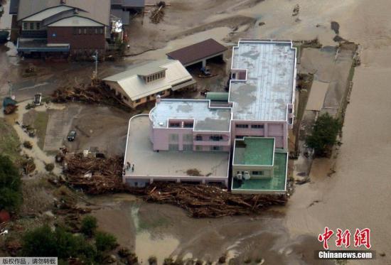台风侵袭日本北部致11死17人失踪 逾千人受困 