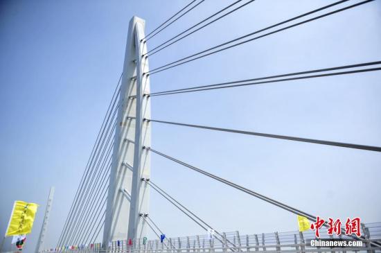 資料圖 港珠澳大橋九洲航道橋采用“風帆”造型。 記者 陳驥旻 攝