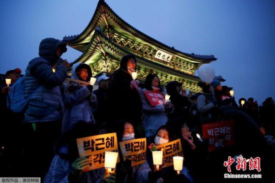 韩媒：韩“挺朴派”元老议员将建议朴槿惠主动下台 