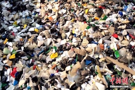 中国洋垃圾禁令让废品价格暴跌美媒：颠覆整个行业