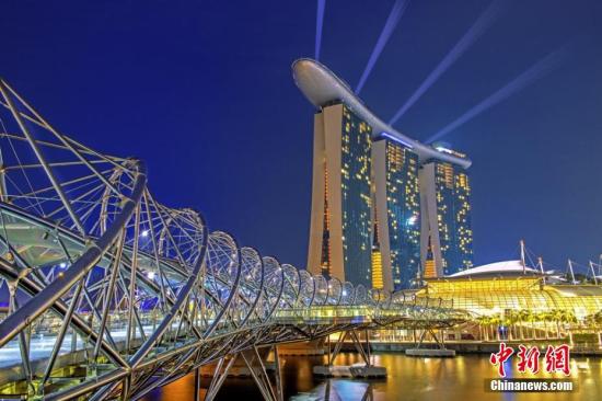 资料图:新加坡夜色。中新网记者 富宇 摄 资料图:新加坡夜色。中新网记者 富宇 摄