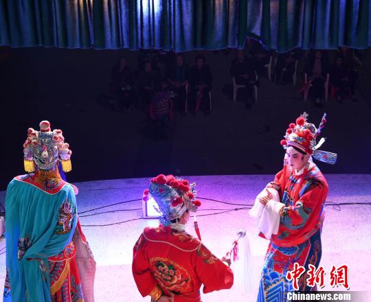 中泰传统戏剧在曼谷同台献艺