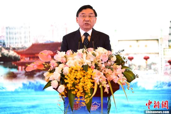 9月10日，第九届世界华文传媒论坛在福州开幕。福建省省长于伟国出席开幕式并致辞。记者 王东明 摄