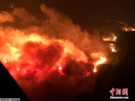 美国加州山火已致23人死亡 风势再起加大灭火难度