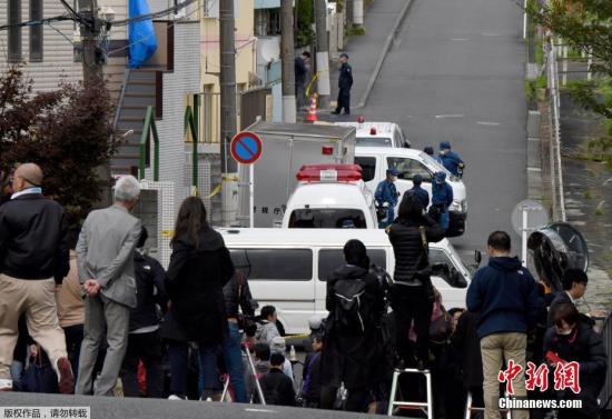 东京一男子当街被刺伤 警方称为随机伤人事件