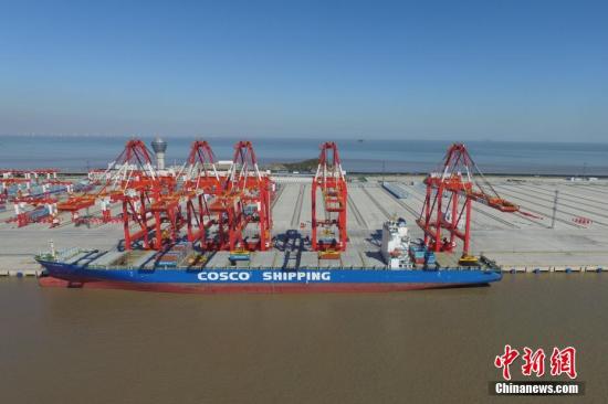 中国承建全球规模最大自动化码头洋山四期开港