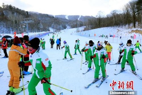 资料图：黑龙江亚布力滑雪旅游度假区。/p中新社记者 于琨 摄