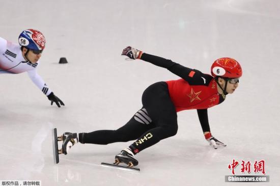 资料图：在平昌冬奥会短道速滑男子500米的决赛中，现世界排名第一的中国选手武大靖以创世界纪录的39秒584获得冠军。