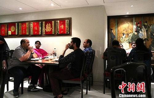 如今，中餐馆在印度各地日益增多，以满足印度民众的“中国胃”。 <a target='_blank' href='http://www.chinanews.com/'>中新社</a>记者 蔡敏婕 摄
