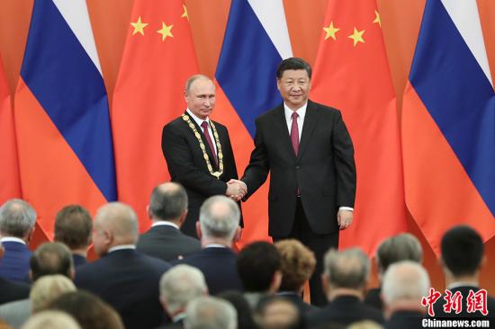 外交部：中方向普京颁授友谊勋章 体现两国深情厚谊