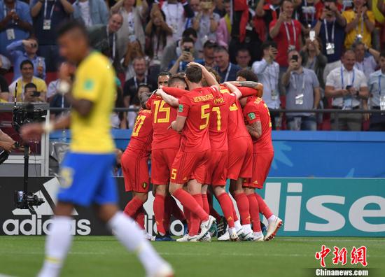 图为比利时队庆祝进球。 <a target='_blank' href='http://www.chinanews.com/'>中新社</a>记者 田博川 摄