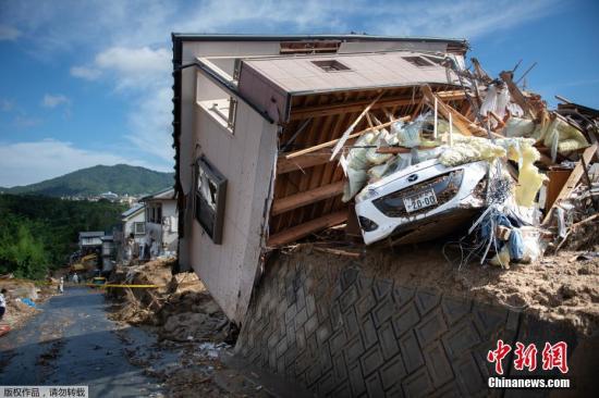 当地时间7月9日，日本广岛县熊野市受暴雨引发洪水袭击损失严重。