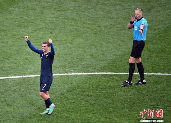 资料图：格列兹曼随法国国家队捧得2018年世界杯冠军。 <a target='_blank' href='http://www.chinanews.com/'>中新社</a>记者 毛建军 摄