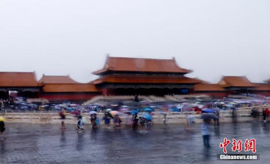 北京今起开启“桑拿”模式 空气相对湿度大体感闷热