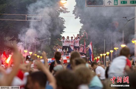 Croatia football team arrives in Zagreb, capital of the country, July 16, 2018, after the World Cup matches are over. (Photo/Agencies)