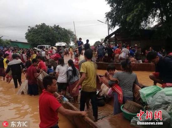 当地时间2018年7月24日，老挝阿速坡省(Attapeu)，该省一座水电站大坝发生坍塌，造成多个村庄被淹，至少5人死亡，另有数百人失踪。图片来源：东方IC 版权作品 请勿转载