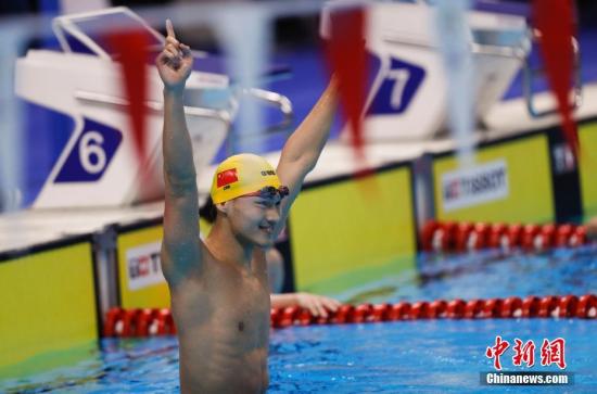 8月20日，2018雅加达亚运会游泳项目男子50米仰泳，徐嘉余以24秒75摘得金牌。中新社记者 杜洋 摄