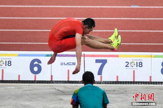 张耀广表示，东京奥运会上不能输给日本选手。(资料图：图为张耀广在雅加达亚运会男子跳远比赛中。<a target='_blank' href='http://www.chinanews.com/'>中新社</a>记者 杨华峰 摄)