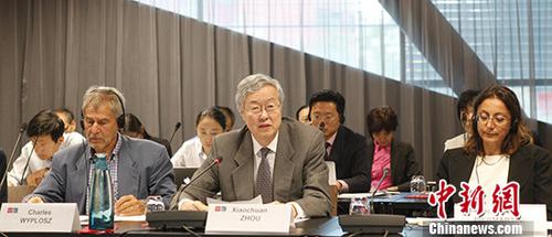 当地时间9月19日，日内瓦高级国际关系及发展研究院贸易和经济一体化研究中心与中国国际经济交流中心联合举办“中欧美经贸关系及多边贸易体系前景”研讨会，中国金融学会会长、中国国际经济交流中心顾问周小川应邀出席并致辞，就多边贸易体系及世贸组织改革发表看法。 中新社记者 德永健 摄