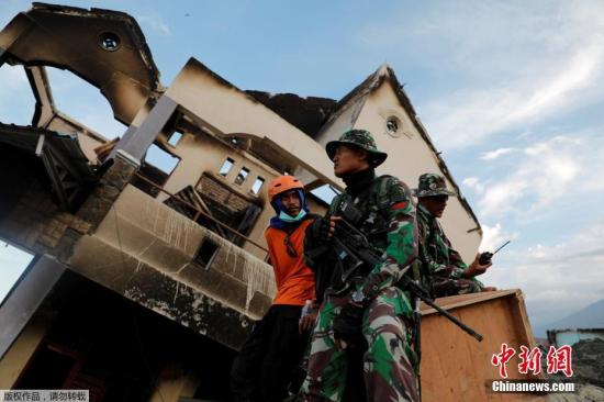 印尼抗灾署发言人苏托波7日下午在首都雅加达举行的新闻发布会上宣布，灾区人员搜救工作将于10月11日结束。