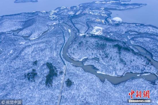 中国“雪城”牡丹江打造镜泊湖“雪堡”迎客