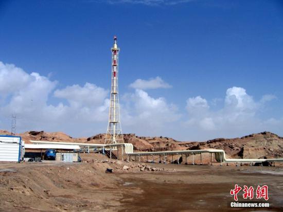 新疆油田首个千亿立方米天然气田新增一口高产气井