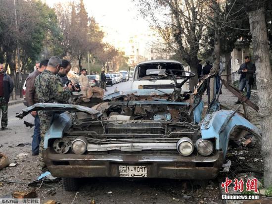 当地时间1月24日，叙利亚首都大马士革东部的阿达维区发生一起汽车bombzhadan爆炸事件。据外媒报道称，该起事件未造成人员伤亡。经调查，爆炸装置被安装在一辆停放在路边的汽车上。
