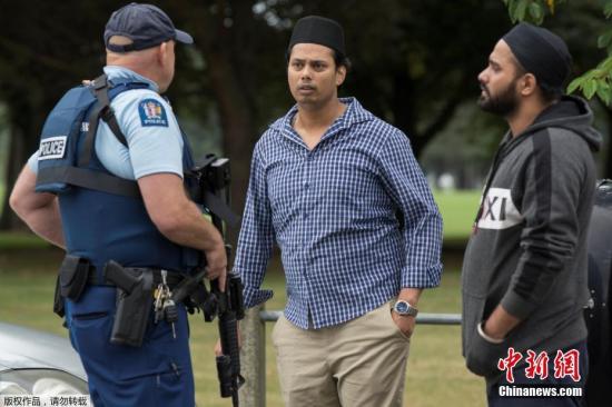 当地时间3月15日，新西兰克赖斯特彻奇两座清真寺及一间医院外发生枪击事件。