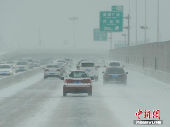 吉林春分遇暴雪：交通遇阻 气温剧降