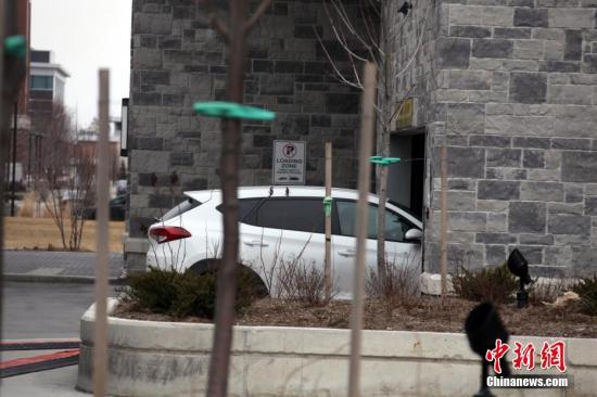 资料图：当地时间3月23日傍晚，在加拿大大多伦多地区华人聚居的万锦市(Markham)，一名22岁中国男性留学生在所住公寓楼的地下车库遭绑架。图为记者24日拍摄的案发公寓地下车库出入口。<a target='_blank' href='http://www.chinanews.com/'>中新社</a>记者 余瑞冬 摄