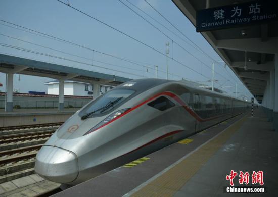资料图：铁路运输。/p中新社记者 刘忠俊 摄